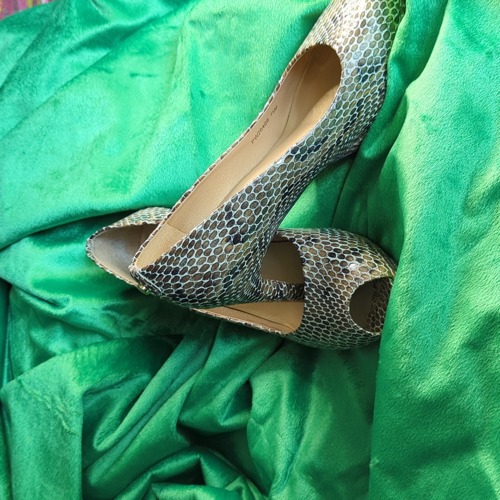 Stuart Weitzman Pumps